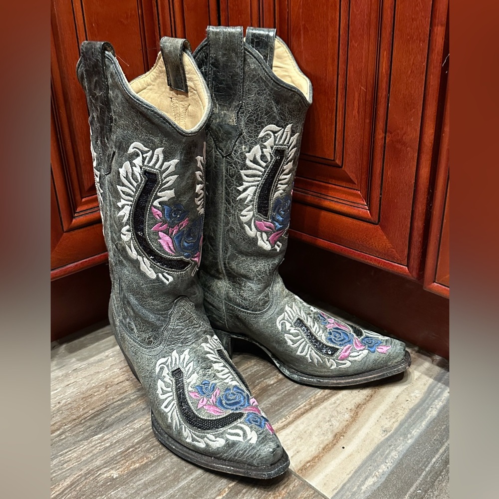 Corral R2523 Horseshoe Rose Flower Embroidery Gray Cowboy Boots Size 7.5 Wedding